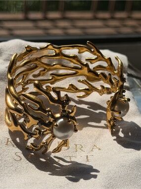 NWT Kendra Scott Shea Statement Cuff Bracelet in Vintage Gold sz M/L runs small